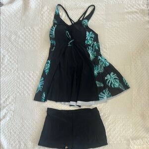 Black and Green Leaf Print Swimsuit Set